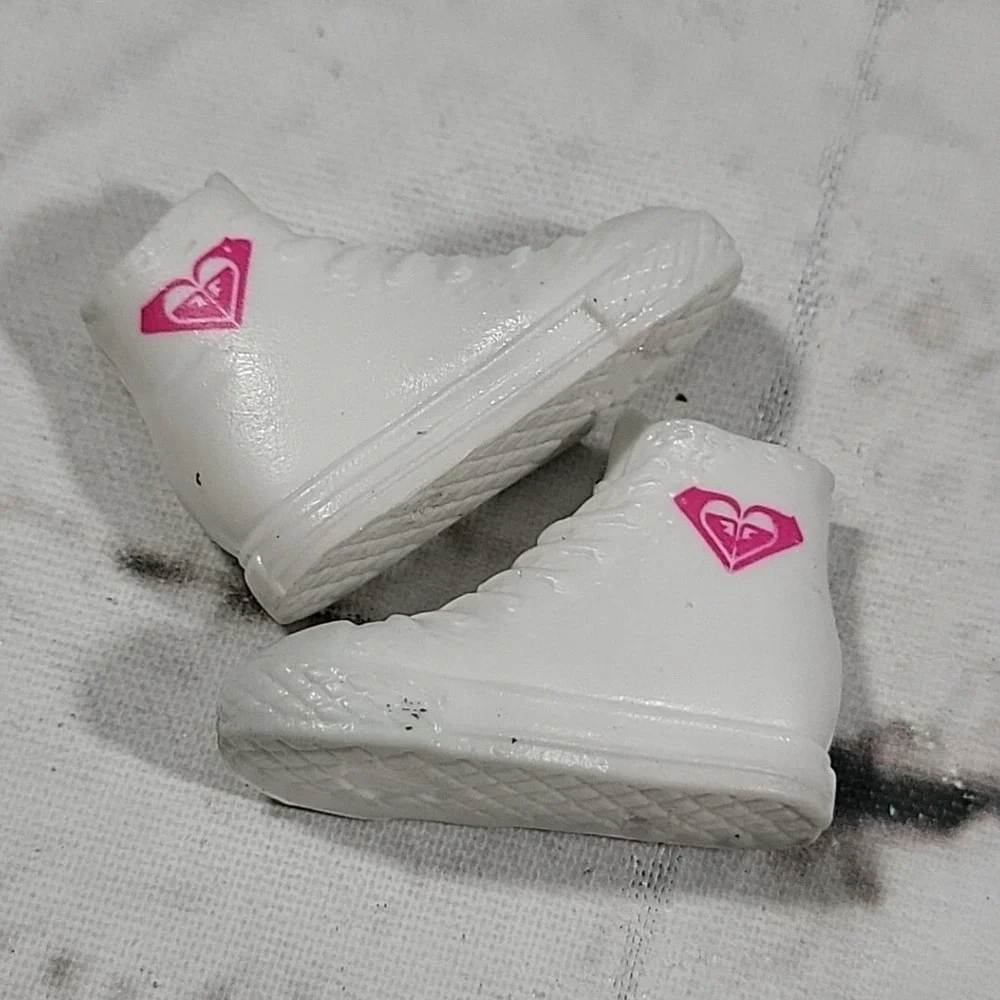 Barbie‎ Fashion Pack Roxy Brand Clothes Outfit Lot Dress Visor Hat Shoes Bag